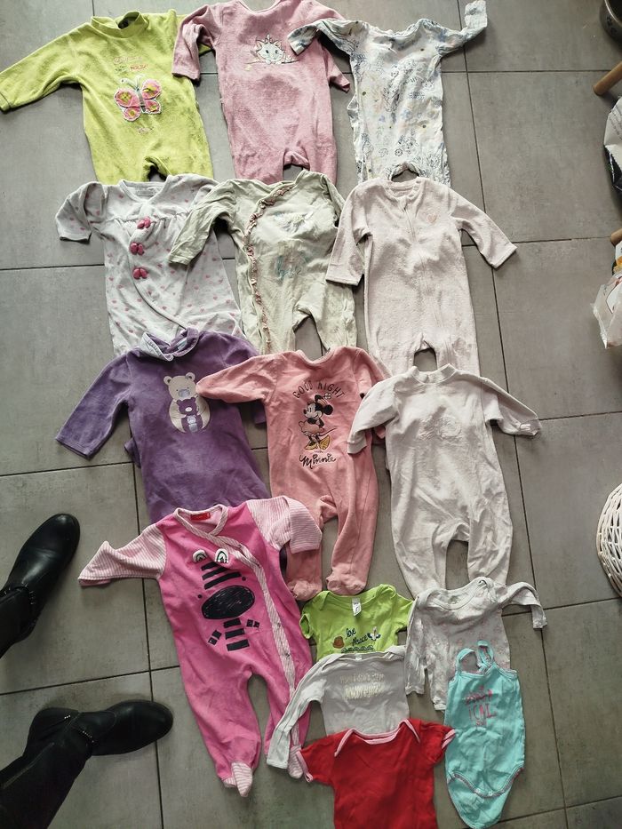 Lots pyjamas et bodies