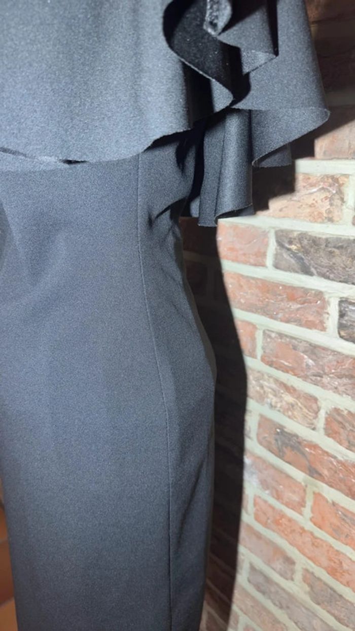 Robe noire moulante épaule dénudée Taille S - photo numéro 7