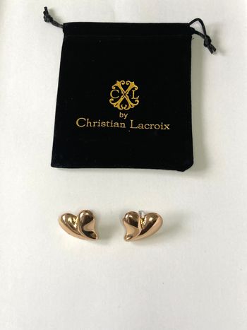 Boucles d'oreilles dorées coeurs style rétro by Christian Lacroix