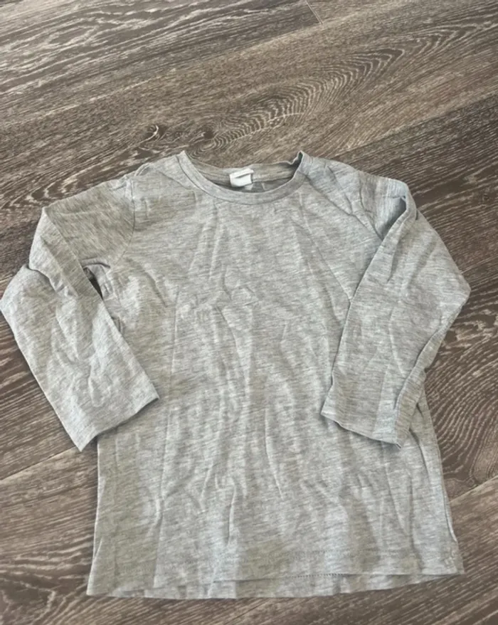 Lot 3 pulls manches longues kiabi H&M et tao - photo numéro 3