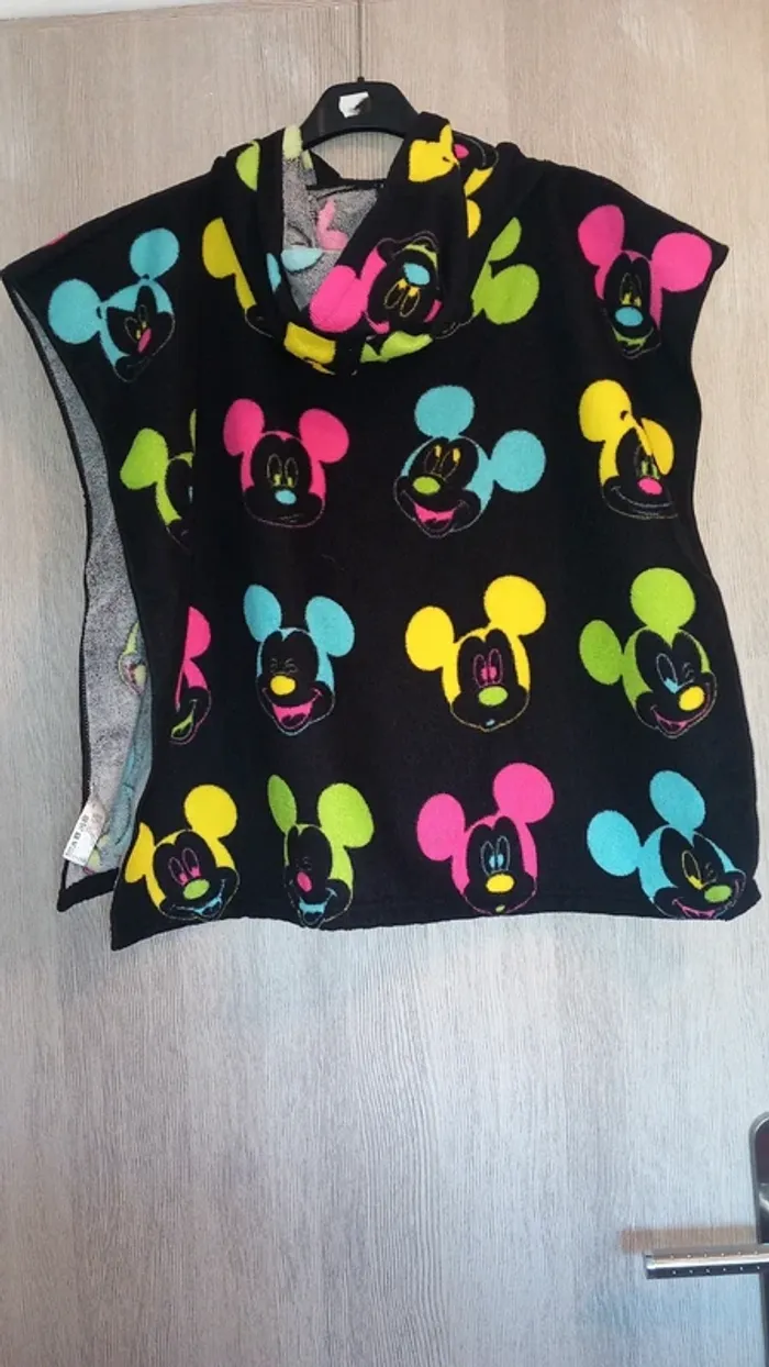 Cape/ poncho de bain disney Mickey - photo numéro 2