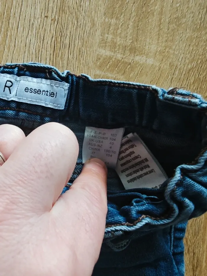 Jeans taille 4 ans - photo numéro 3