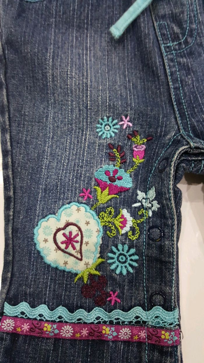 Jeans Disney 6 mois - photo numéro 2