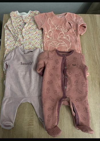 Lots de vêtements fille  3 mois 