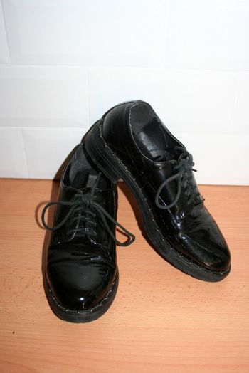 Derbys noires vernies Claudia Ghizzani pointure 39