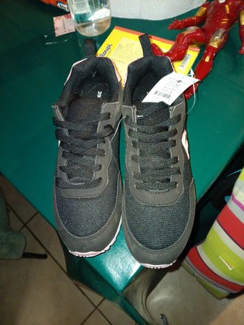 Basket t.39 jamais portées