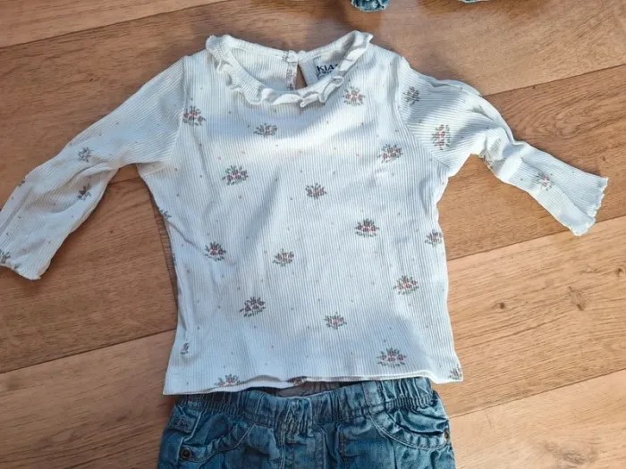 Ensemble t-shirt + pantalon en 6mois - photo numéro 2