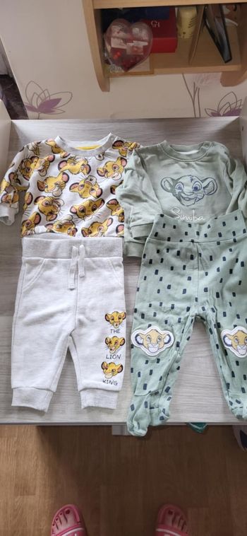 Lot ensemble disney 6 mois