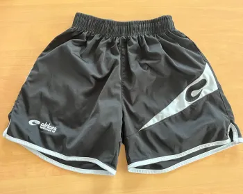 Short noir