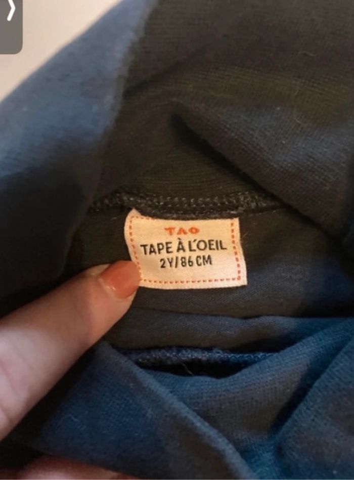 T-shirt / Col roulé manches longues TRÈS BON ÉTAT taille 2 ans couleur bleu marine - photo numéro 4