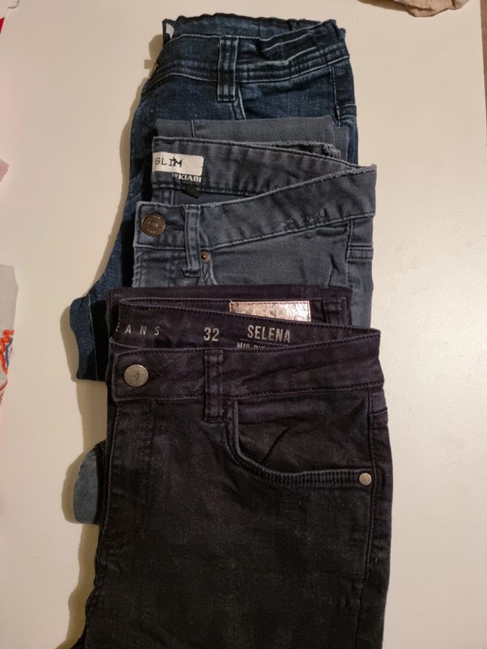 Lot 3 jeans