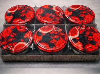 lot de 6 pots de confiture en verre/neufs/couvercles fruits rouges