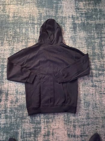 Polo ralp lauren taille L mais convient largement pour du M voir S