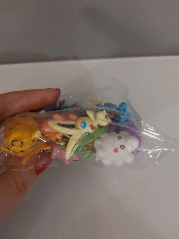 Lot pokeball + 24 figurines pokémon neuf - photo numéro 5