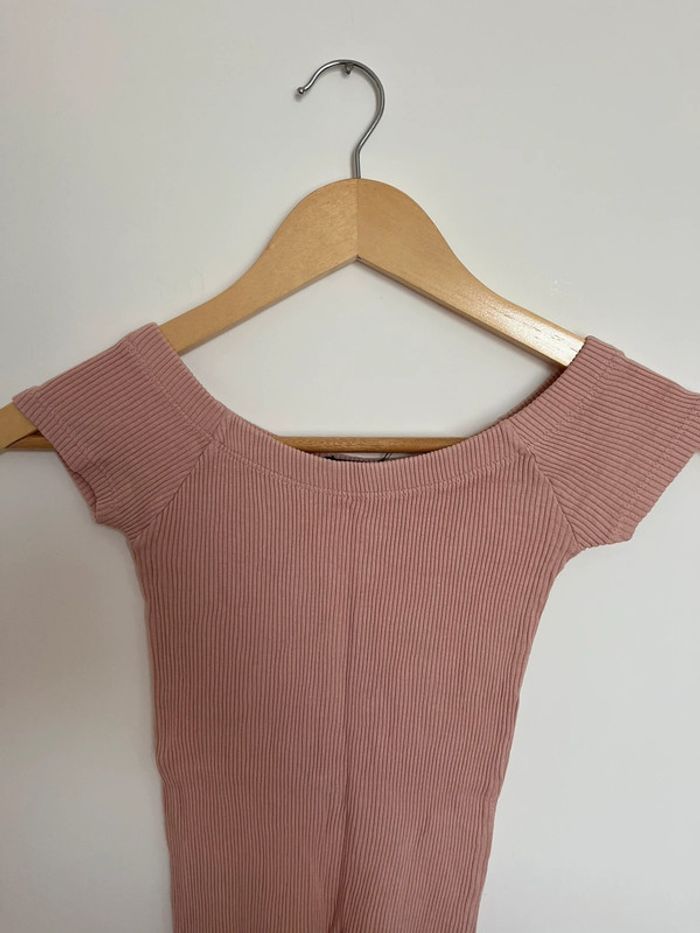 t-shirt épaules dénudées