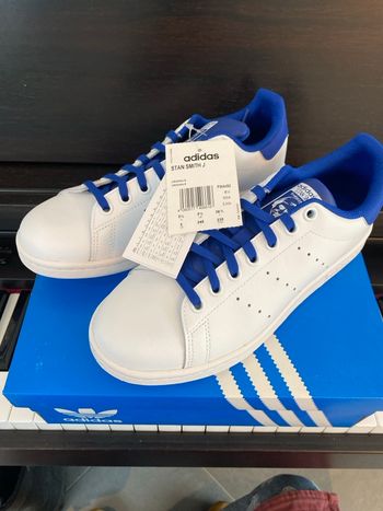 Stan Smith cuir blanc et bleu marine tige en cuir taille 38,2/3