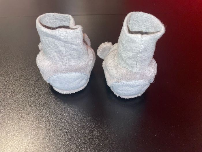 Chaussons bébé gris à tête d’ours taille 0-6 mois - photo numéro 2