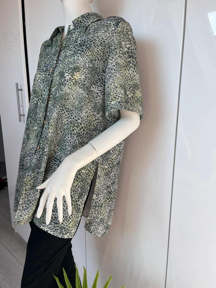 chemise ample fendue  T3 40/42 - photo numéro 2
