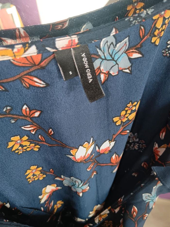 Robe été fleurie bleue marine Vero moda taille S cache cœur - photo numéro 2