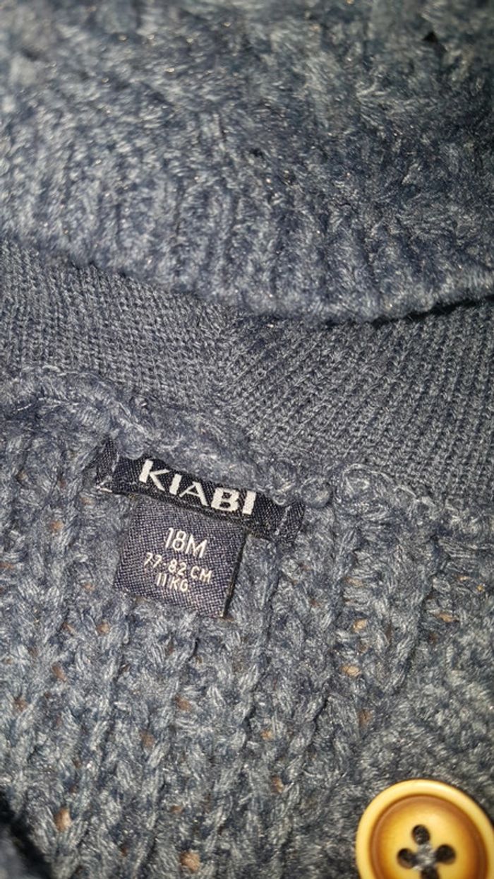 Lot 3 gilets et 1 tshirt - photo numéro 3