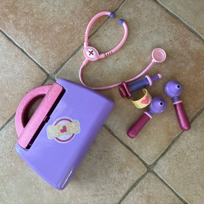 Malette à docteur  avec unstensiles