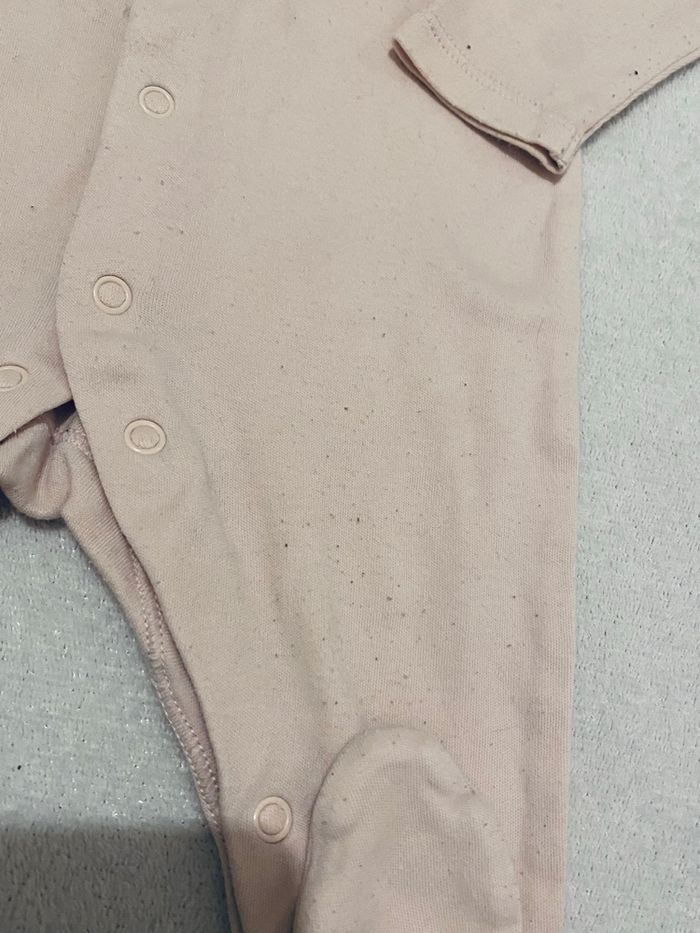 Pyjama rose ouverture avant – Bébé 6-9 mois – Doux et confortable - photo numéro 3