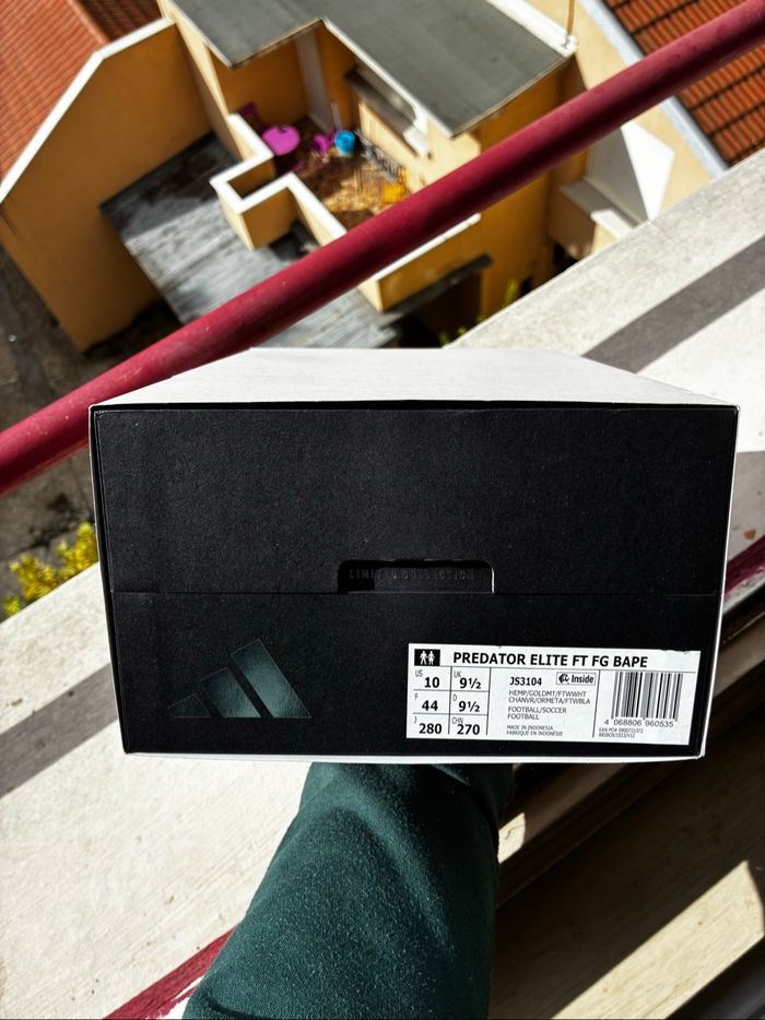 Crampons Adidas x Bape Predator - Taille 44 - Neufs - photo numéro 10