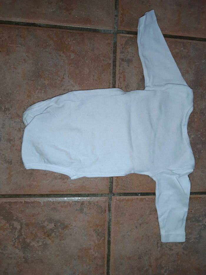 Body garçon 1 MOIS - photo numéro 2