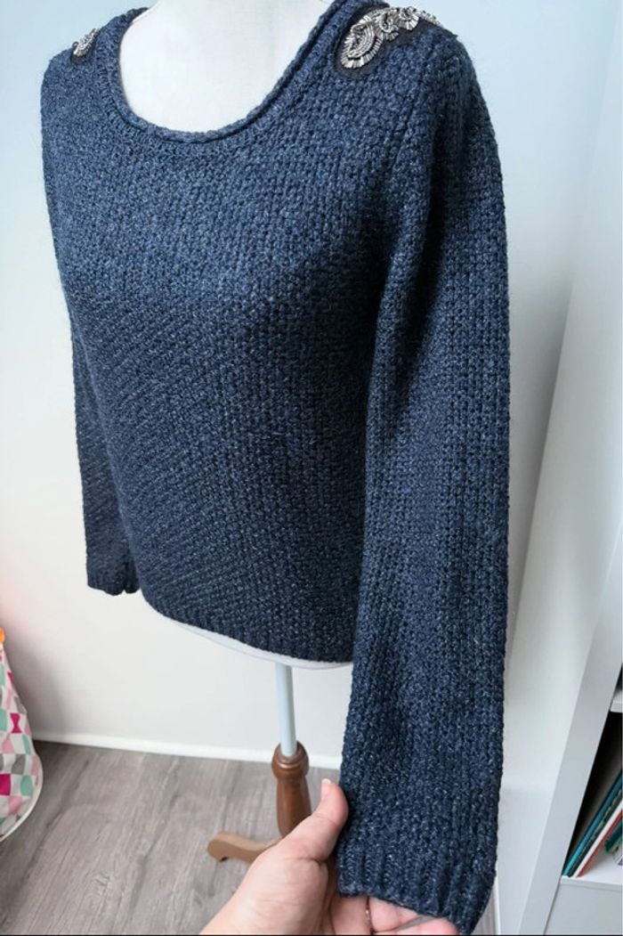 Gros pull bleu avec perles Naf Naf M ou 38 - photo numéro 7