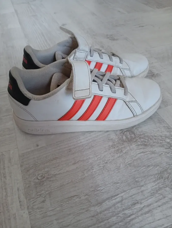 Baskets adidas pointure 34 - photo numéro 2