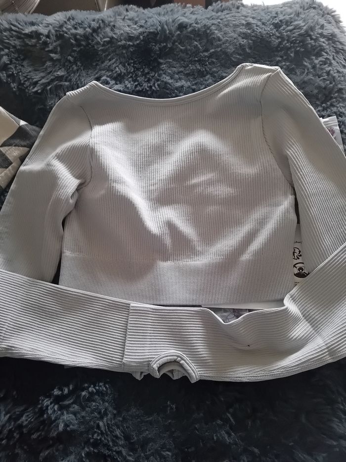 Brassiere sport  manches  longues  femme  neuf - photo numéro 2