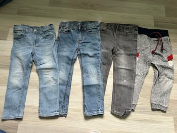 Lot de 3 jeans et 1 jogging taille 3-4 ans