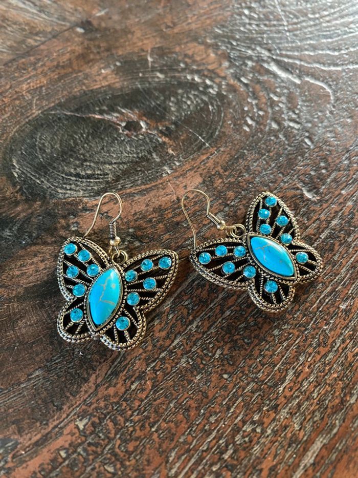 Magnifique paire de boucles d’oreilles papillons avec strass et turquoise - photo numéro 2