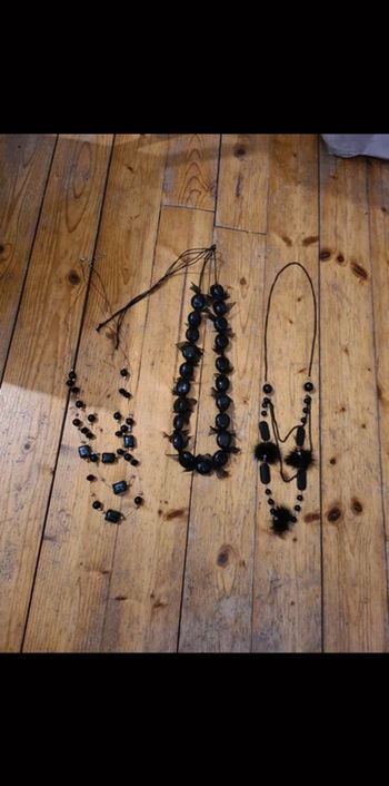 Lot de 3 colliers noirs