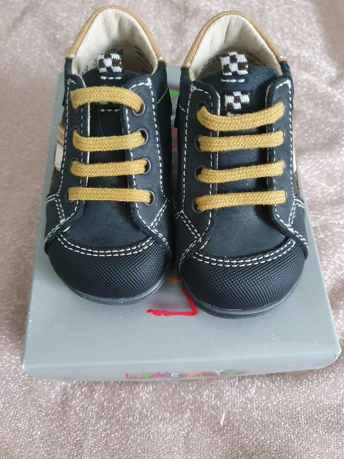 Bottillons Little MARY cuir
Pointure 18