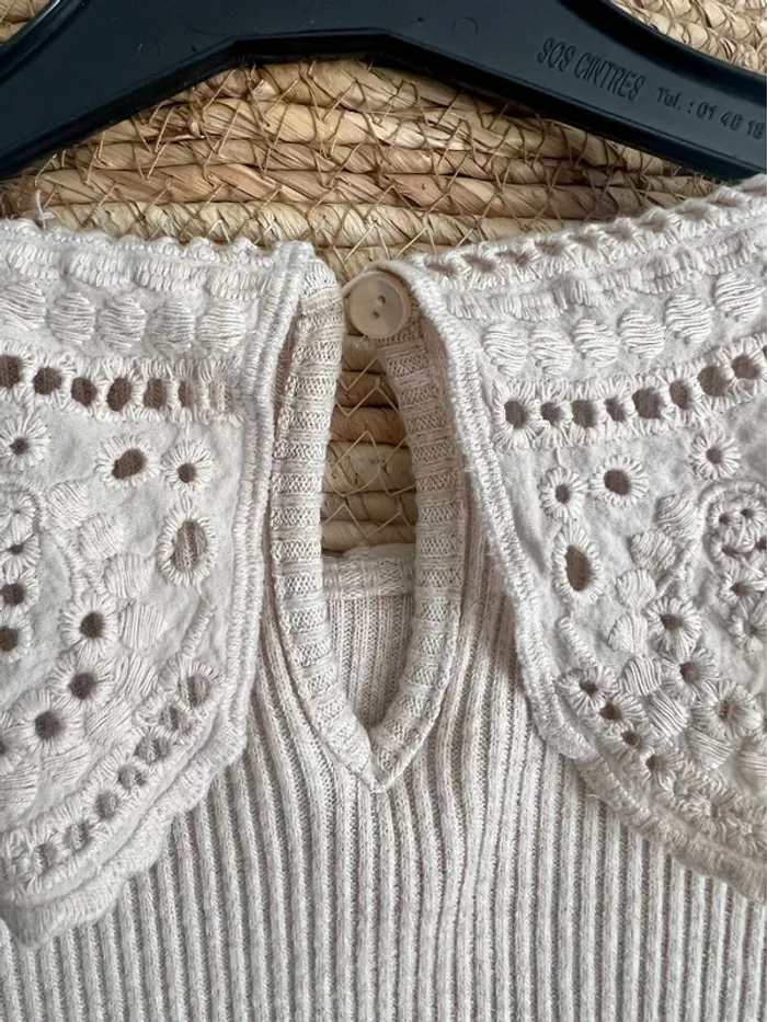 Haut avec col dentelle - photo numéro 4