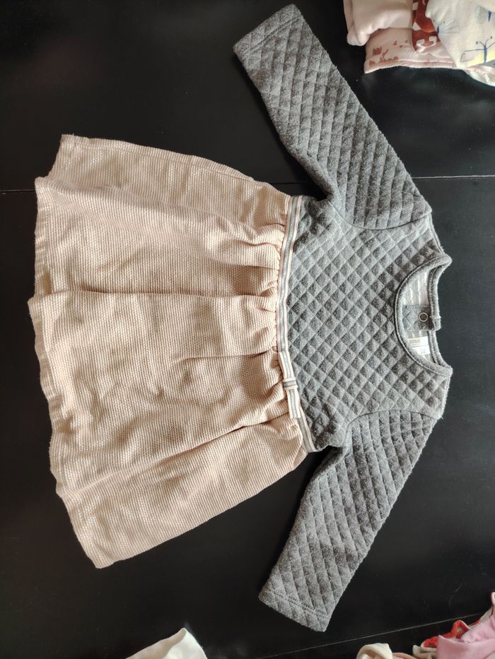 Lot de vêtements - Robe et gilet - photo numéro 2