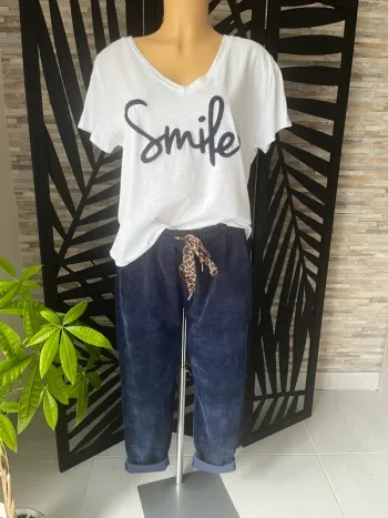 Ensemble pantalon confort et t-shirt couleur bleu marine