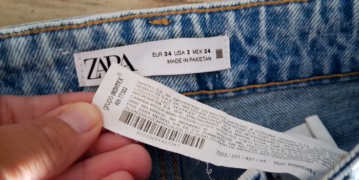 Jeans femme zara Taille 34 - photo numéro 4