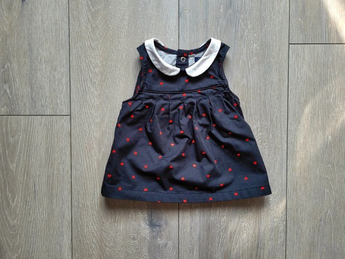 Très jolie robe gris foncé. Fille 1 mois. Marque Kiabi