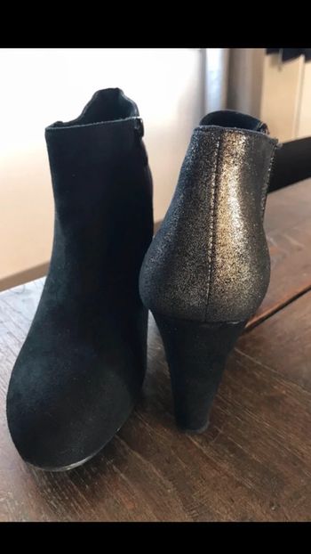 Jolies bottines noires et or , taille 40