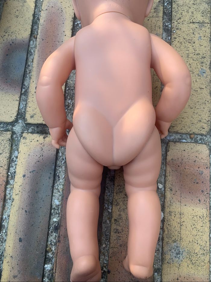 Corolle poupon de 36 cm Paul fait pipi et boit son biberon - photo numéro 6