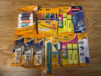Lot scolaire de 11 articles