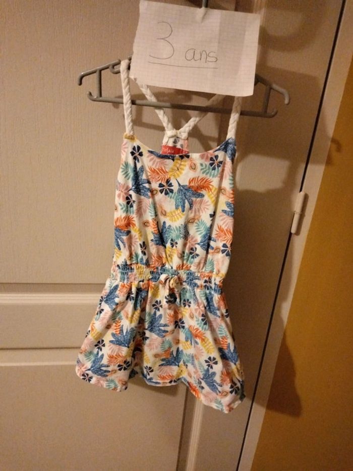 Robe blanche feuillage coloré 3 ans