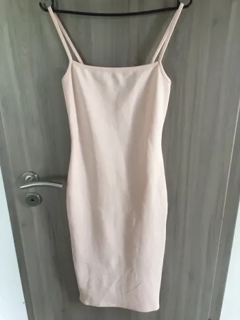 Robe fourreau rose pâle T.36 Missguided