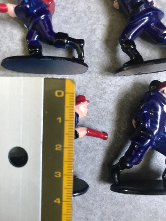 vintage 4 petites figurines plastique de pompiers américains - photo numéro 3