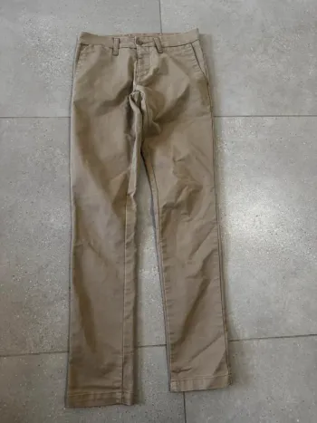 Pantalon carhartt, 36x95cm, très bon état,