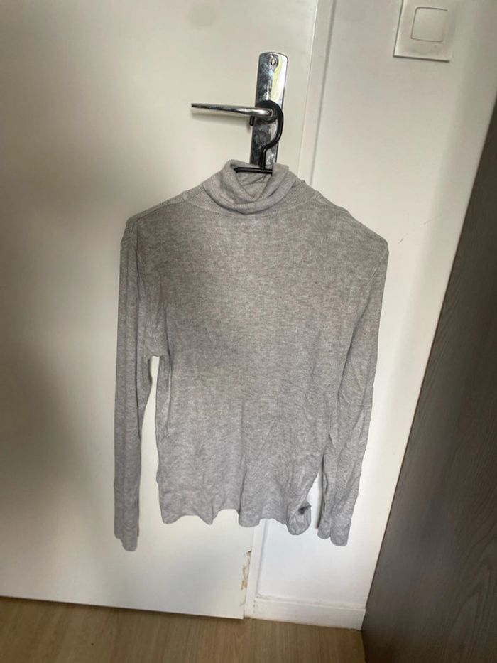 Col roulé gris clair