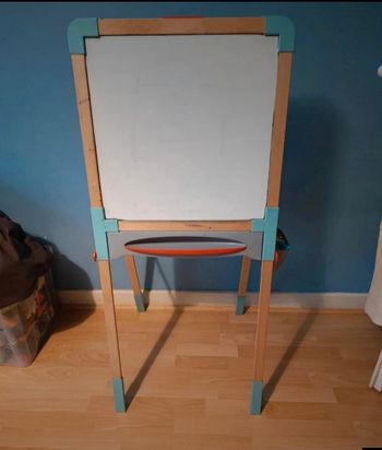 Tableau en bois Smoby double face, une face craie et une face magnétique

#noel2025