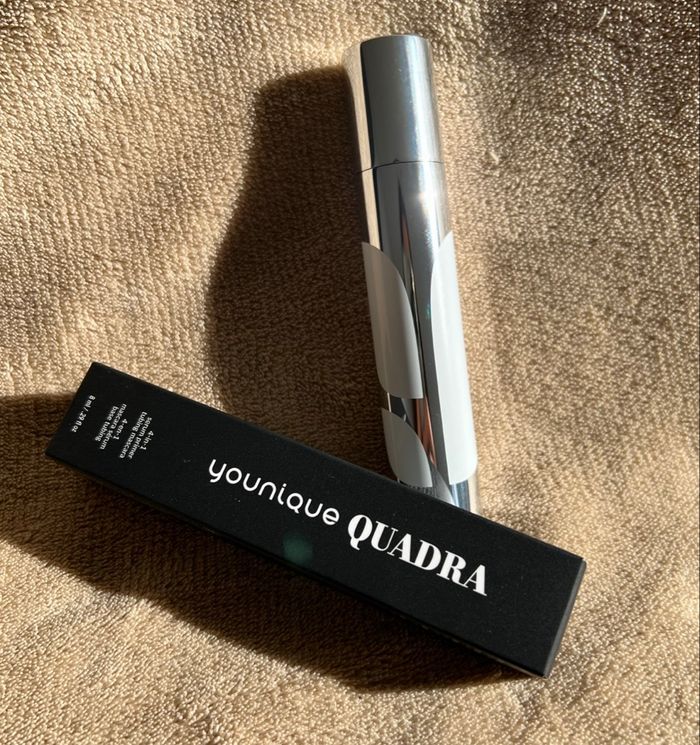 Mascara quadra Younique